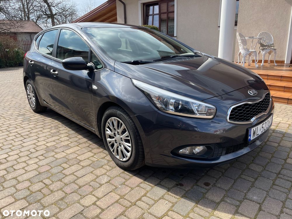 Kia Ceed 1.6 CRDi 115 ISG Vision - 37