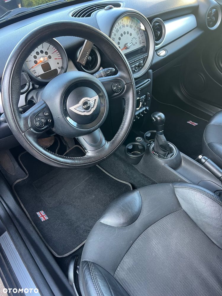 MINI Cooper Standard - 14