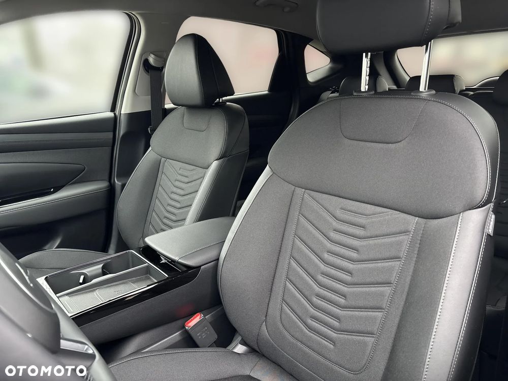 Hyundai Tucson 1.6 T-GDi HEV Executive 2WD - 12