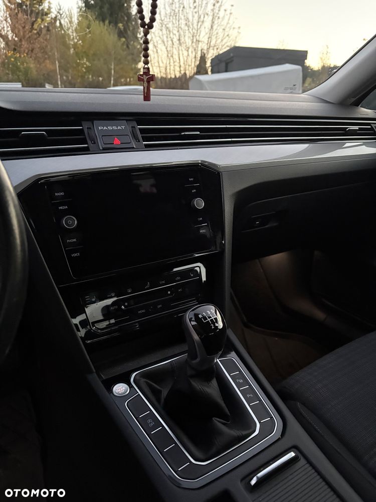 Volkswagen Passat - 8