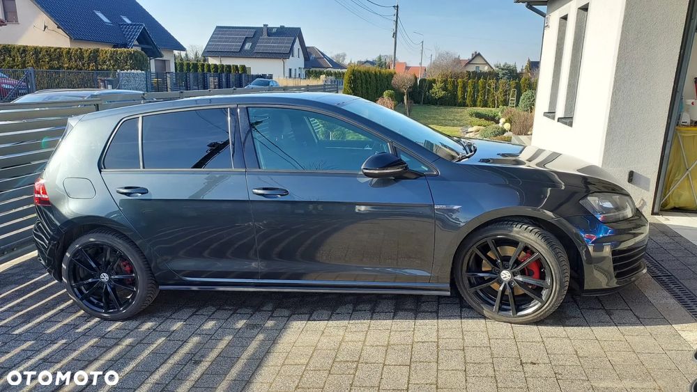 Volkswagen Golf - 4