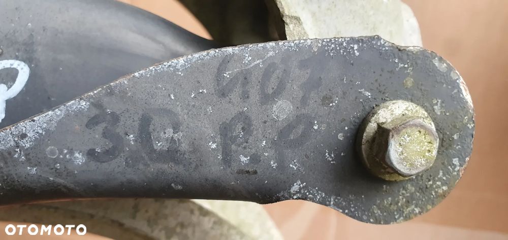 Wahacz prawy przód przedni prawy zwrotnica noga Peugeot 407 9644552180 - 9