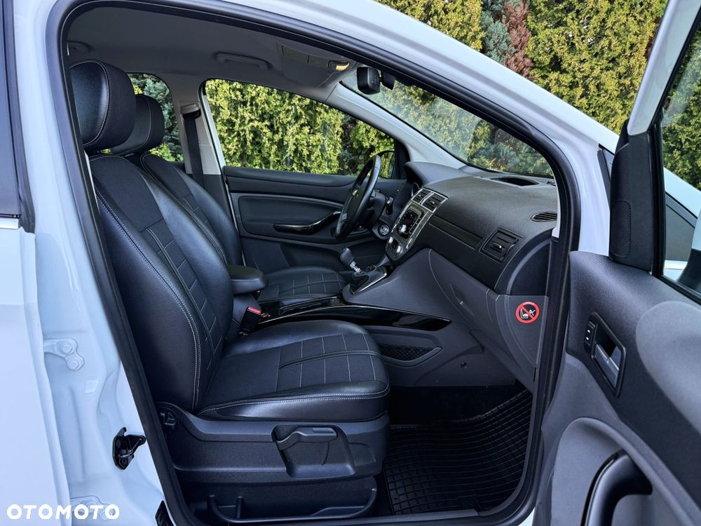 Ford Kuga - 33