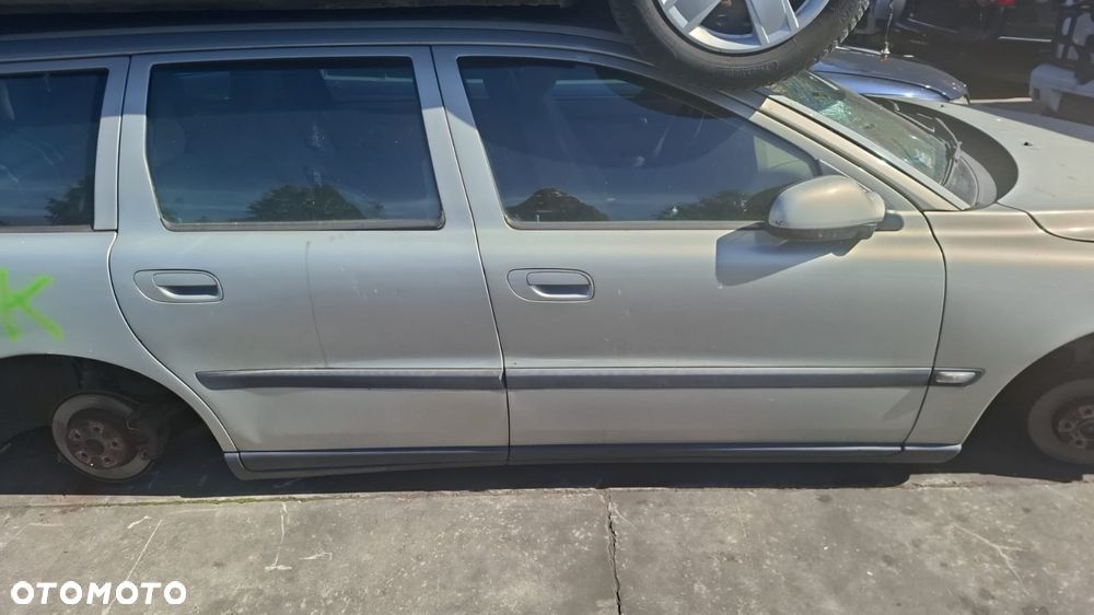 VOLVO V70 II 2.5TDI 99-05 ALUFELGI KOMPLET R15 - 26