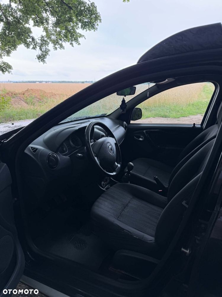 Dacia Duster 1.6 Laureate - 10