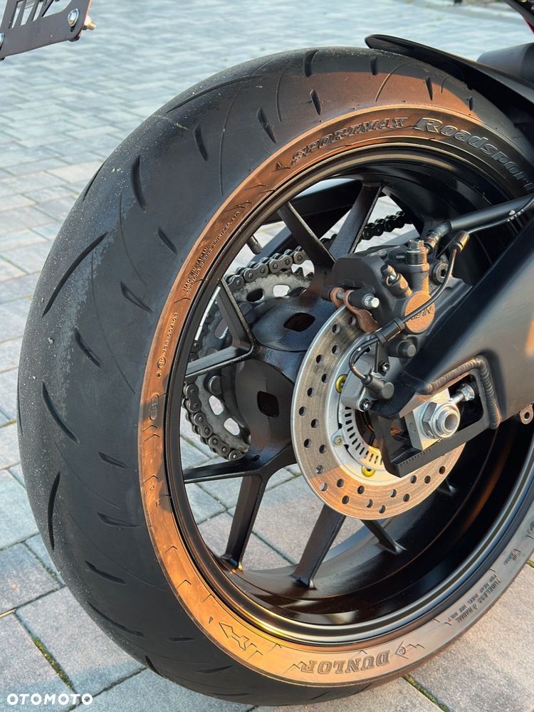 Honda CBR - 13