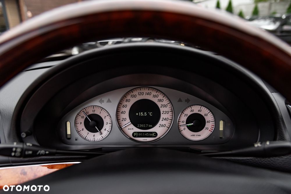 Mercedes-Benz Klasa E 500 4-Matic Avantgarde - 29