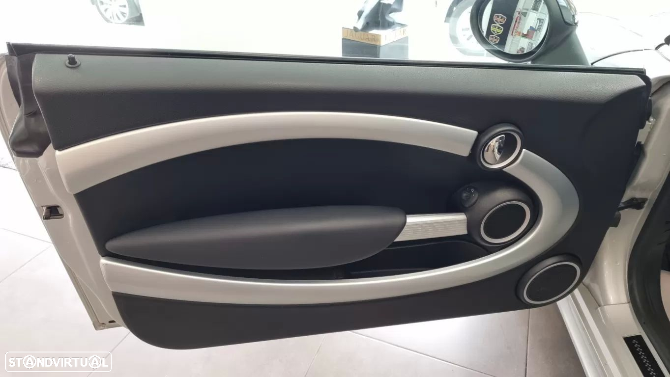 MINI 3 Portas Cooper D - 13