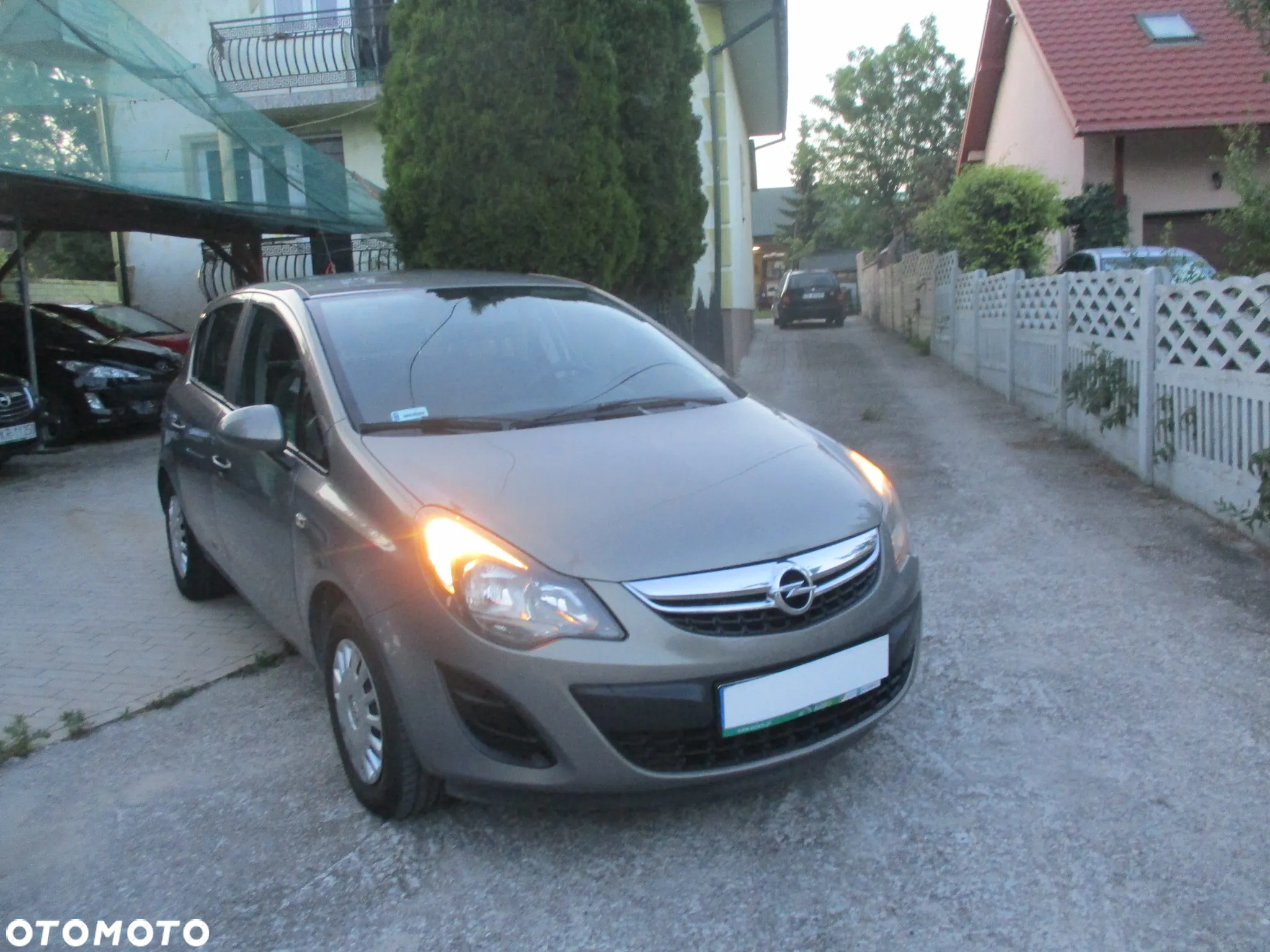 Opel Corsa 1.2 16V Edition / Active - 2