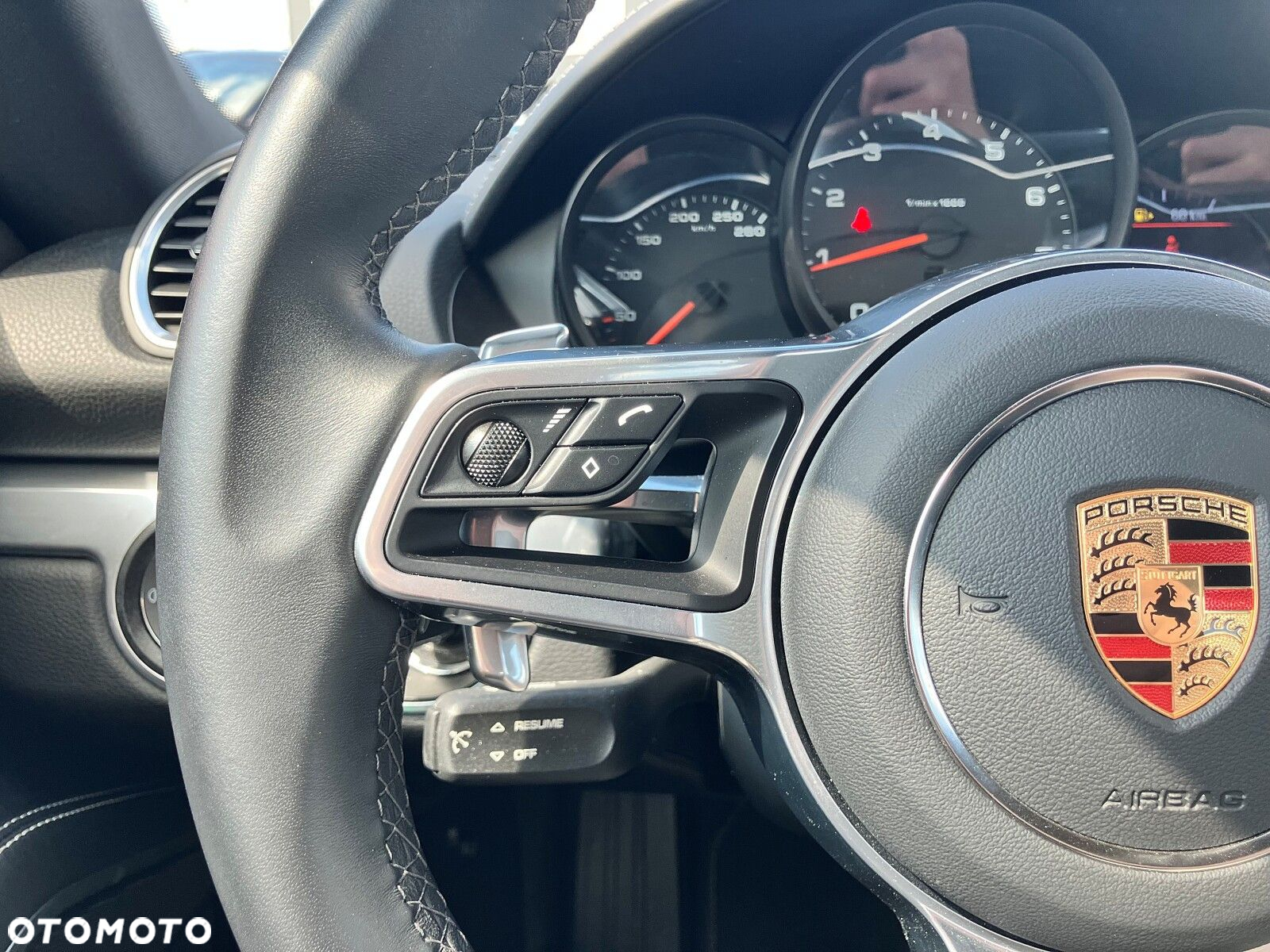 Porsche 718 Cayman - 23