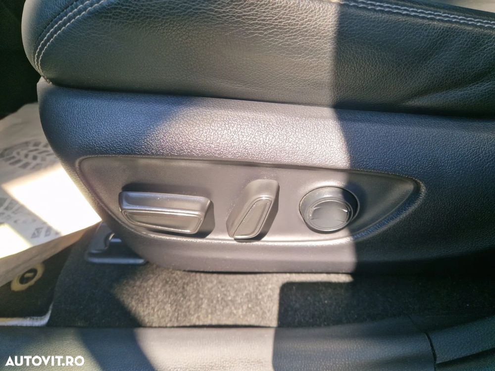Toyota RAV4 2.5 VVT-iE 4x4 Luxury - 24
