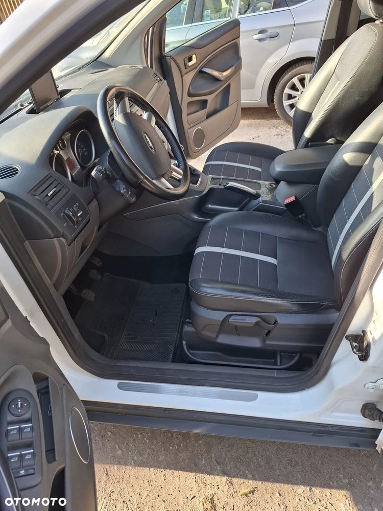 Ford Kuga 2.0 TDCi 4x4 Titanium - 14