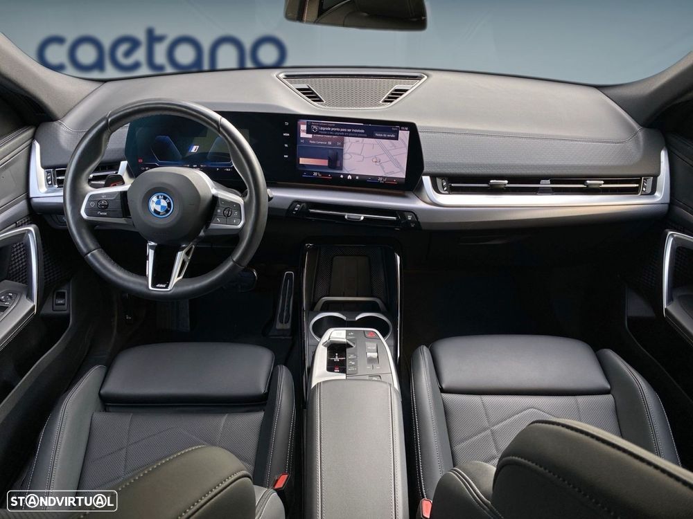 BMW iX2 eDrive20 Pack Desportivo M Pro - 4