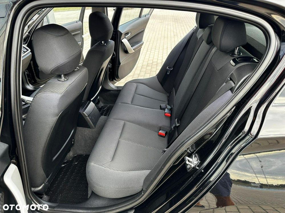 BMW Seria 1 116i - 12