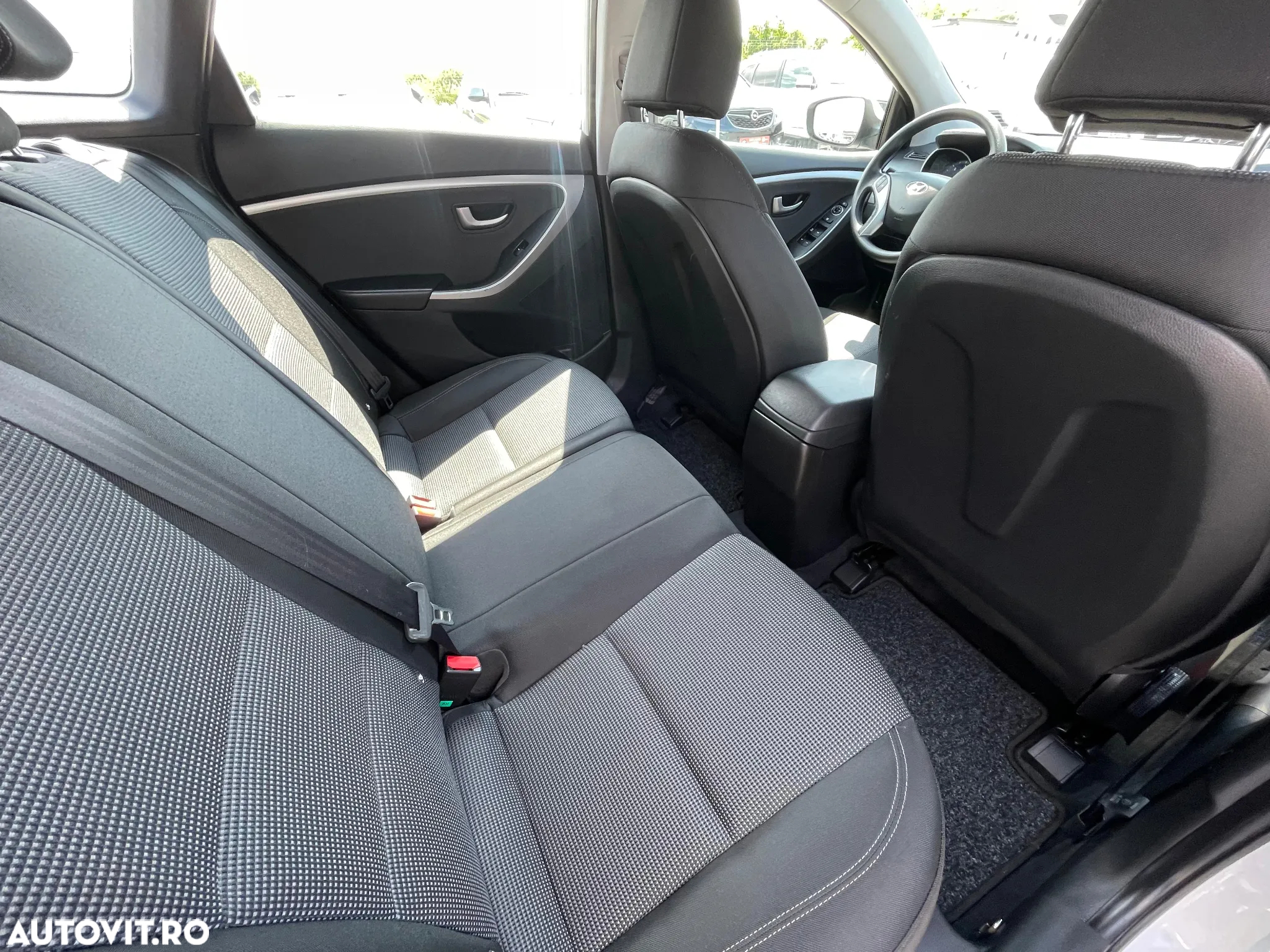 Hyundai i30 blue Kombi 1.6 CRDi Passion - 26