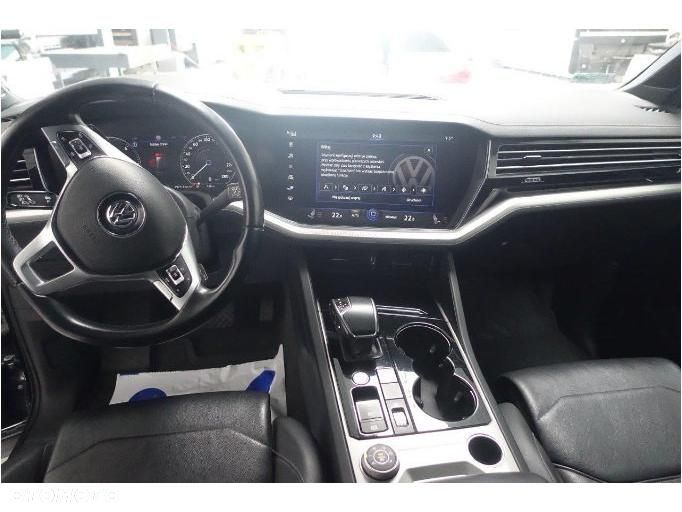 Volkswagen Touareg - 8