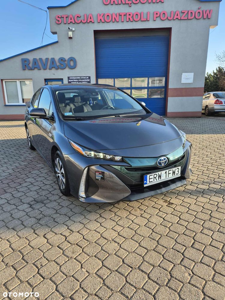 Toyota Prius Hybrid - 2