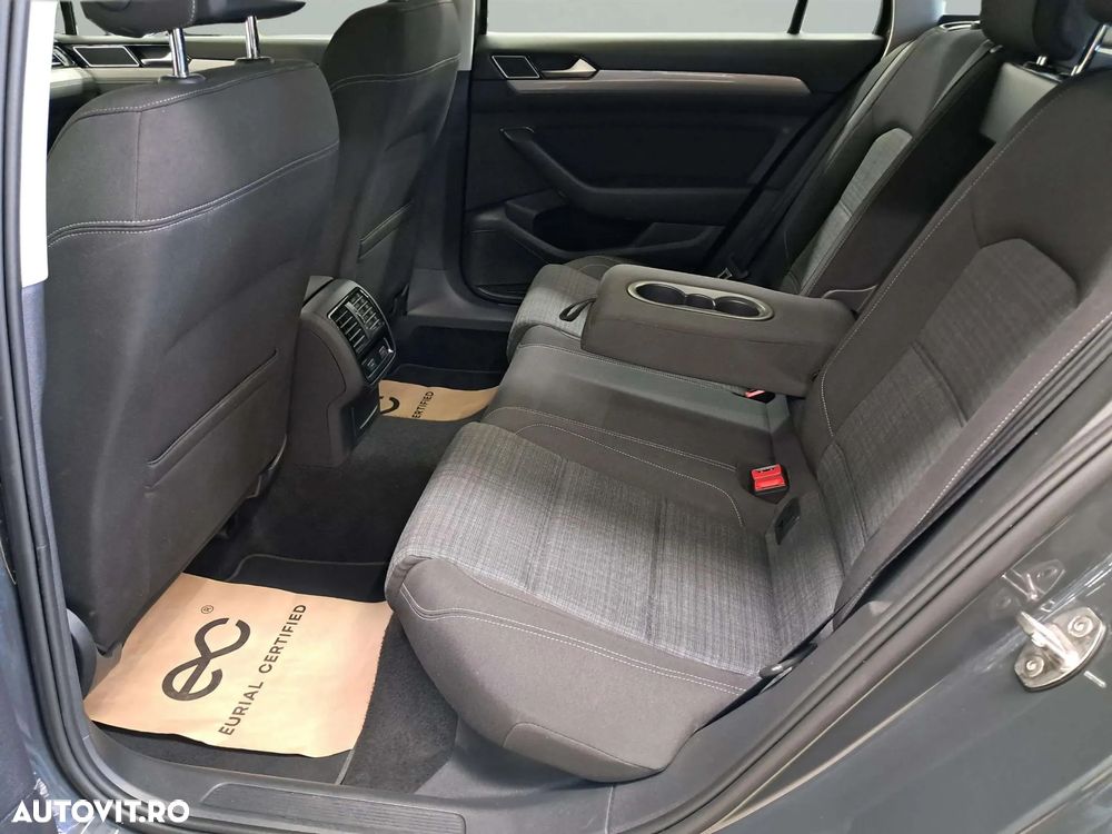 Volkswagen Passat 2.0 TDI DSG Comfortline - 11