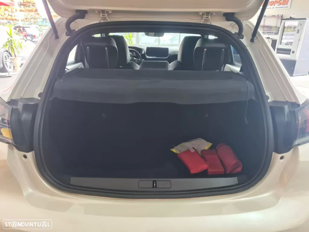 Peugeot 208 1.5 BlueHDi GT Line - 29
