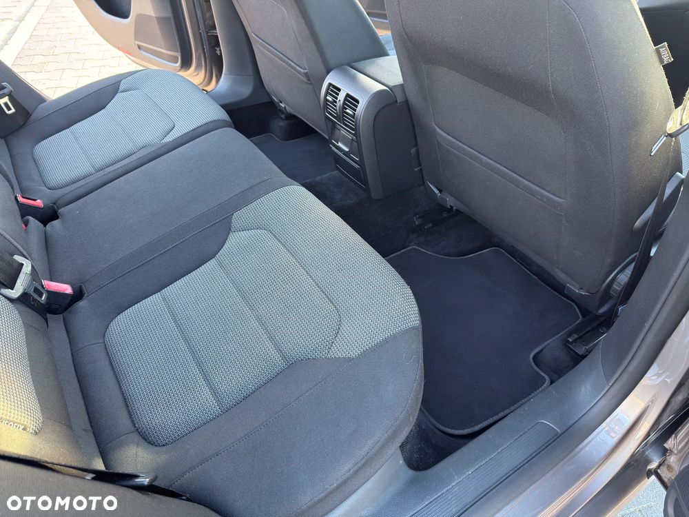 Volkswagen Passat 1.6 TDI Comfortline - 20