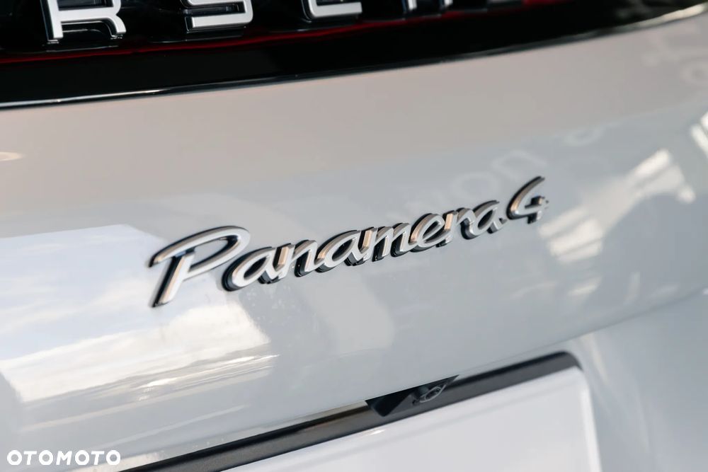 Porsche Panamera 4 E-Hybrid PHEV - 17