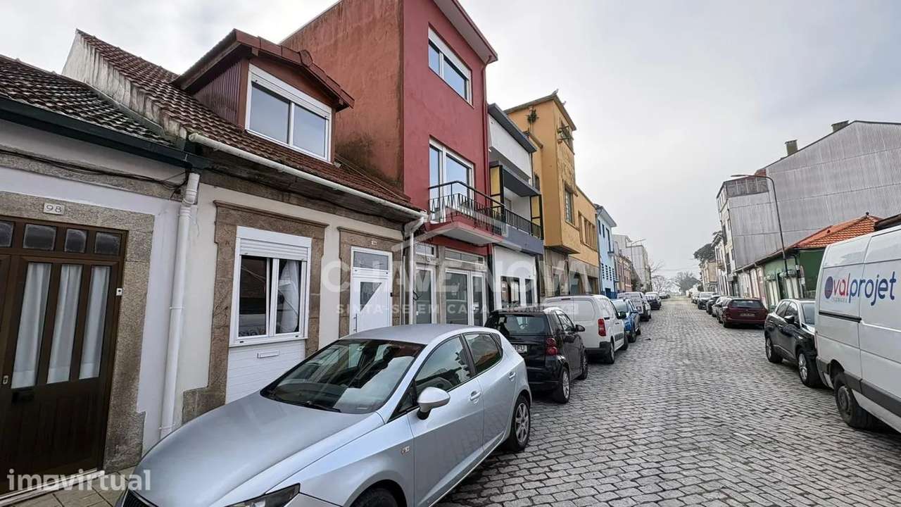 Moradia T2+1 na Praça da Corujeira, Porto - Grande imagem: 2/18