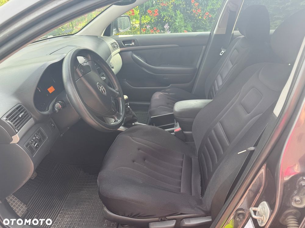 Toyota Avensis 2.0 D-4D Luna - 6