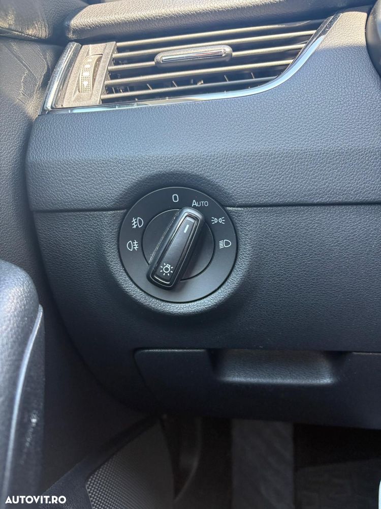 Skoda Octavia 2.0 TDI DSG Ambition - 3