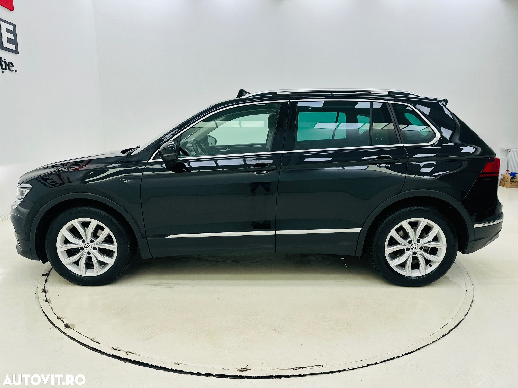 Volkswagen Tiguan - 10