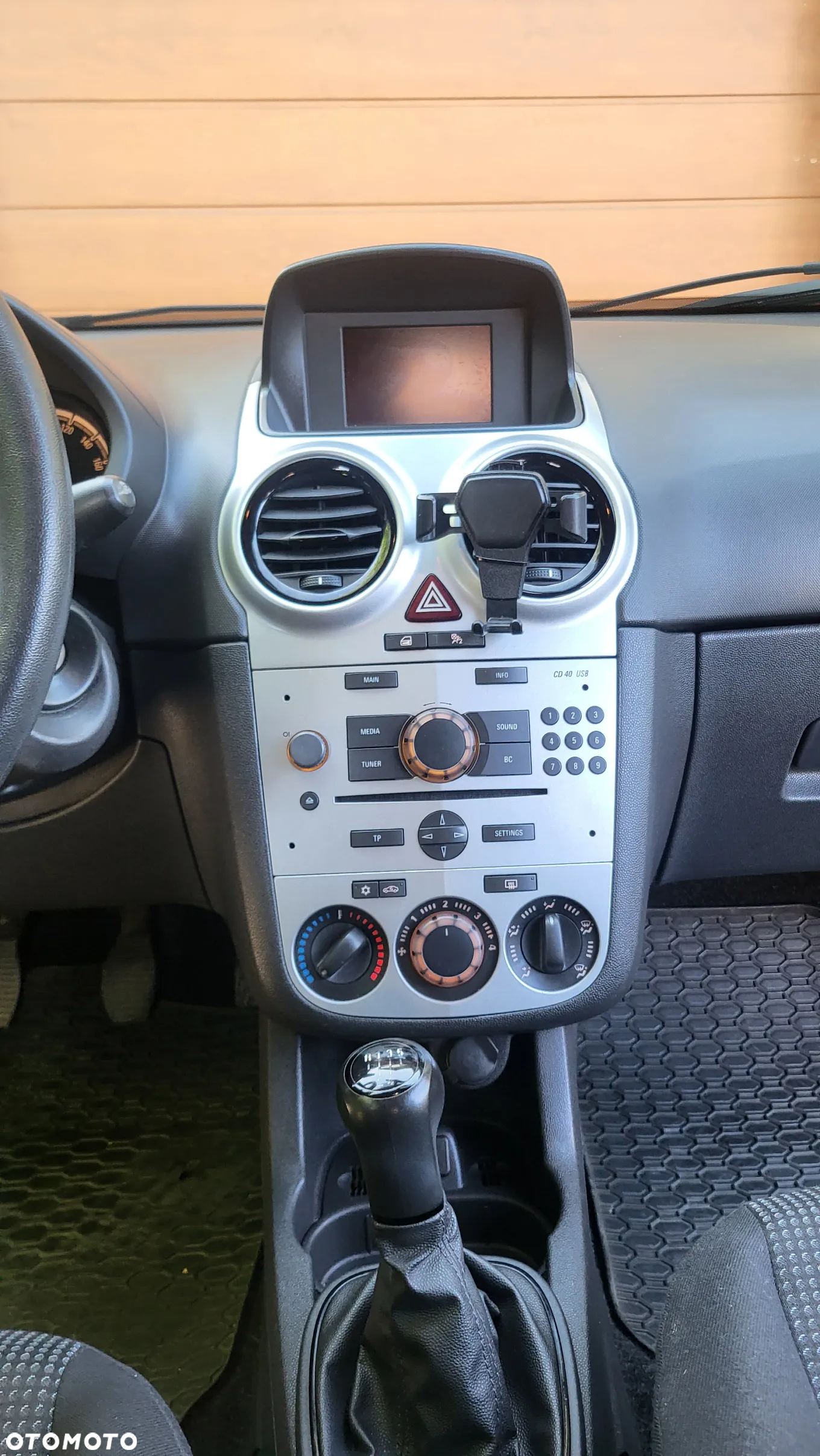 Opel Corsa 1.2 16V Enjoy - 14