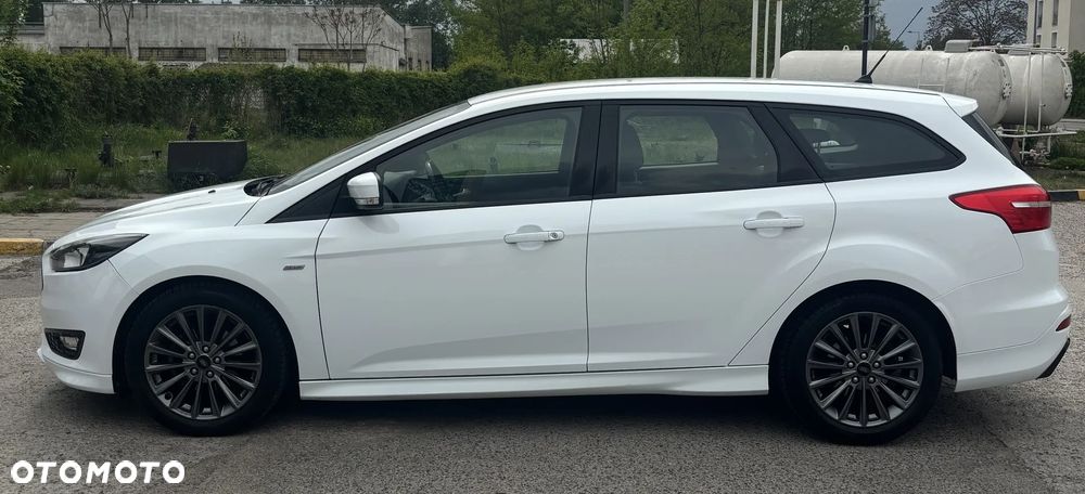 Ford Focus 1.0 EcoBoost Start-Stopp-System ST-LINE STYLE - 6