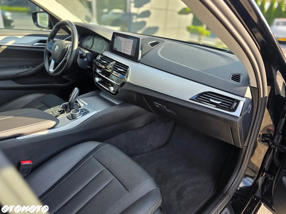 BMW Seria 5 520i GPF Business Edition sport - 39