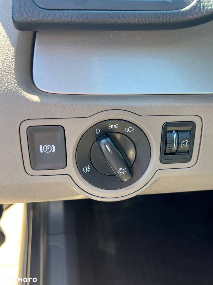 Volkswagen Passat 2.0 TDI Comfortline DSG - 14