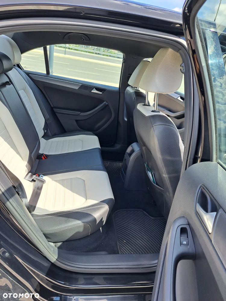 Volkswagen Jetta 1.8T SE - 10