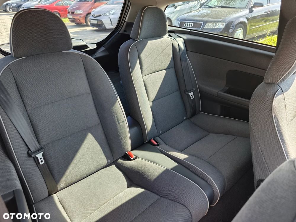 Volvo C30 1.6D - 13