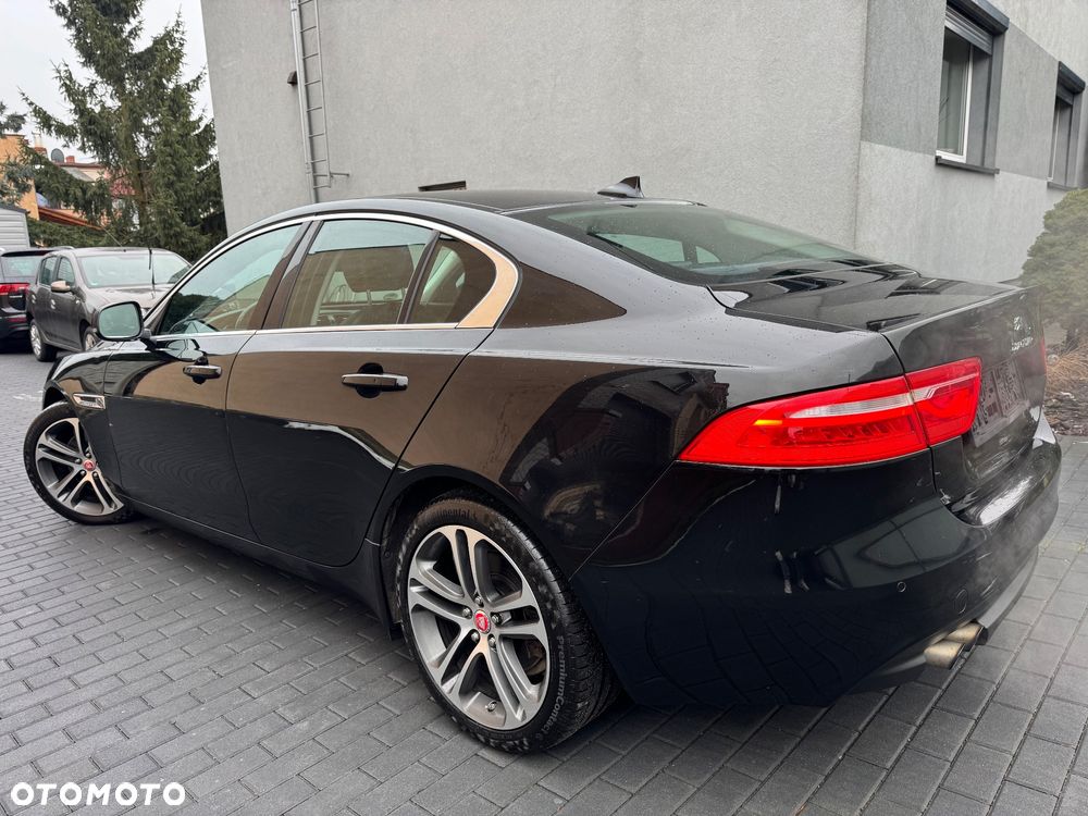 Jaguar XE 2.0 D Prestige - 15