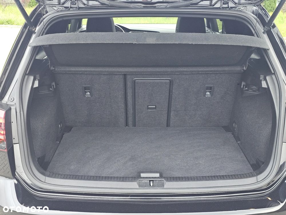 Volkswagen Golf - 21