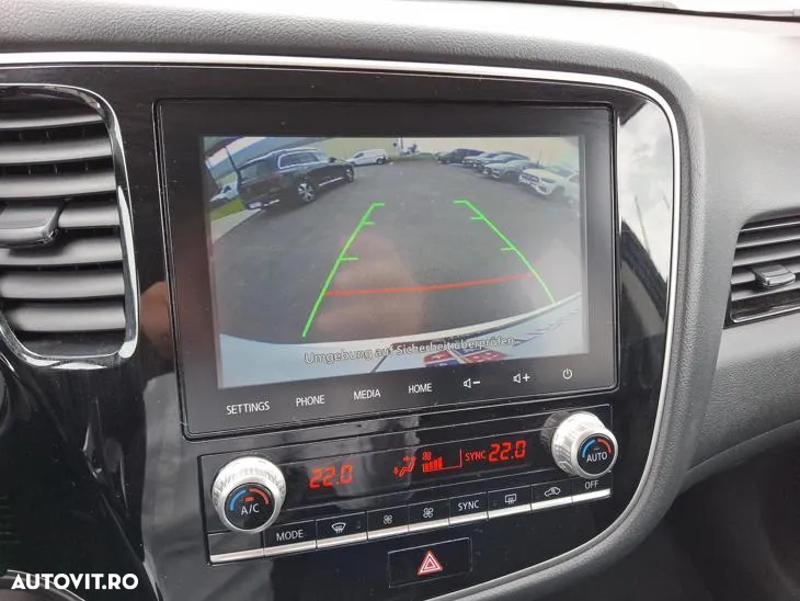 Mitsubishi Outlander 2.4 4WD Plug-In Hybrid - 25