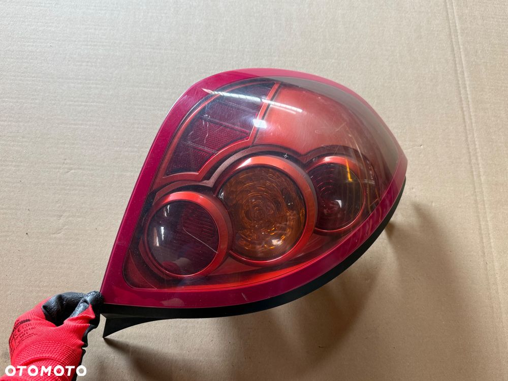 LAMPA TYLNA PRAWA LEWA NISSAN ALMERA N16 LIFT -WYSYŁKA- - 2