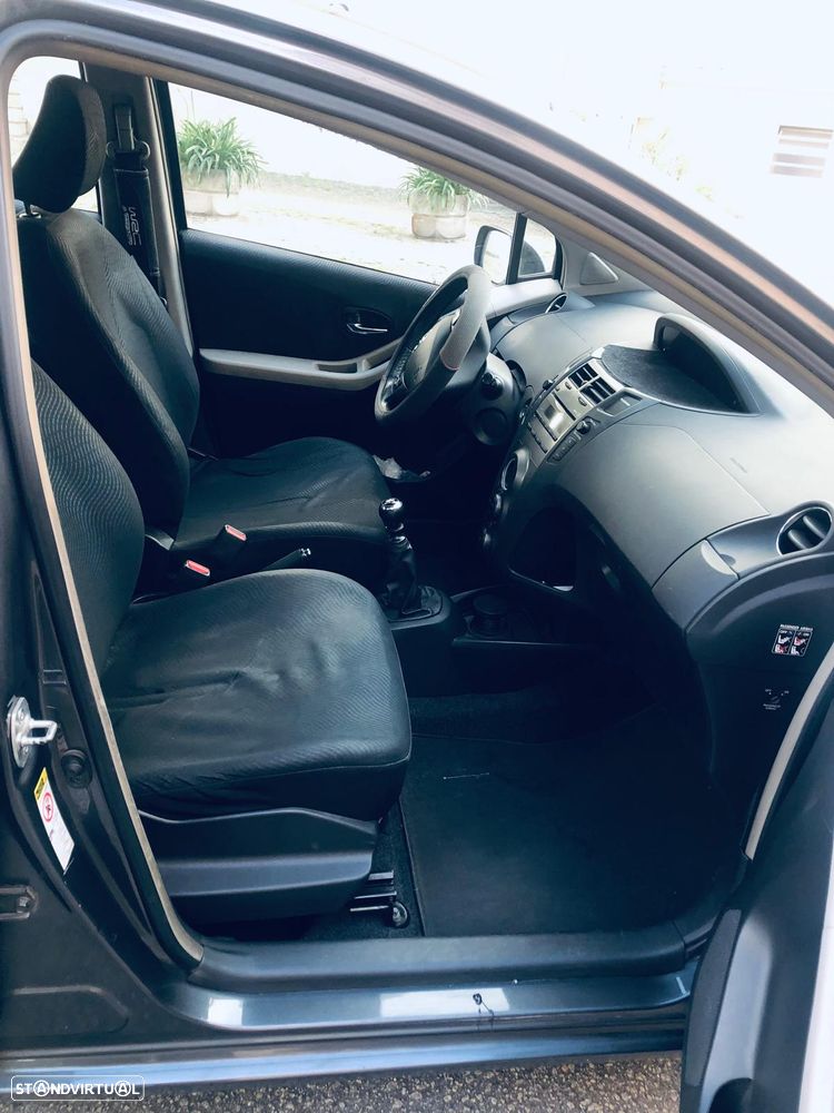 Toyota Yaris 1.4 D-4D Comfort+AC - 9