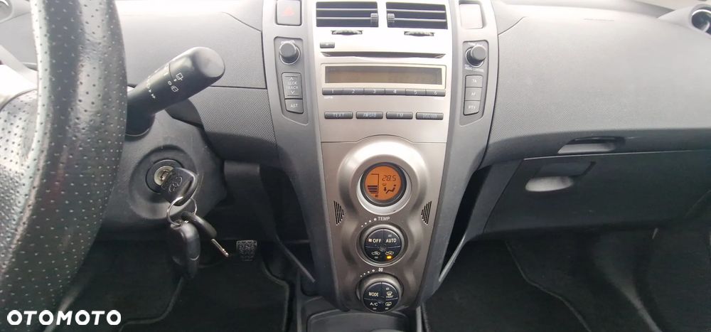 Toyota Yaris 1.33 VVT-i Club - 7