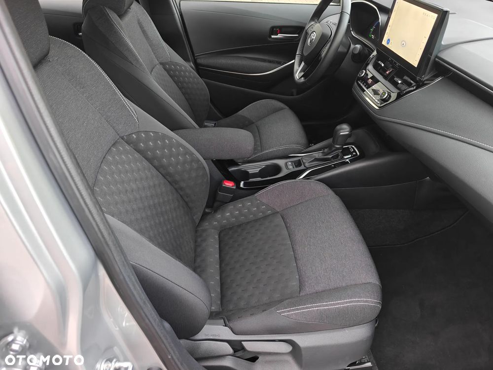 Toyota Corolla 1.8 Hybrid - 18