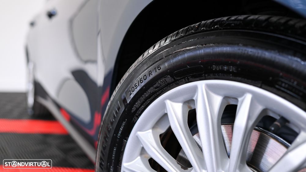 Ford Focus 1.5 TDCi EcoBlue Titanium - 12