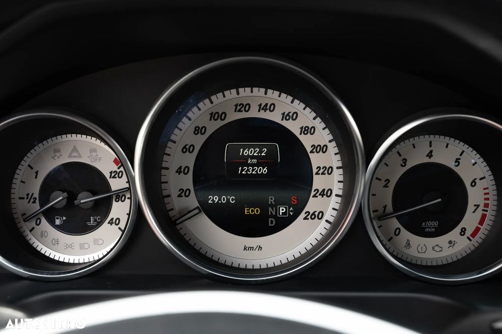 Mercedes-Benz E 200 7G-TRONIC - 17