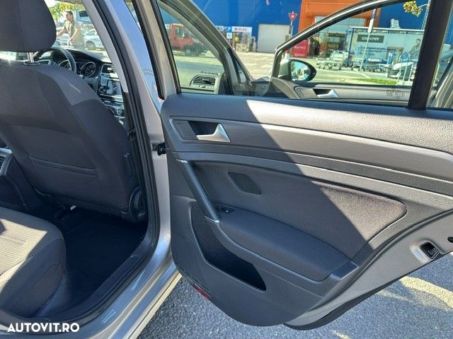 Volkswagen Golf - 21