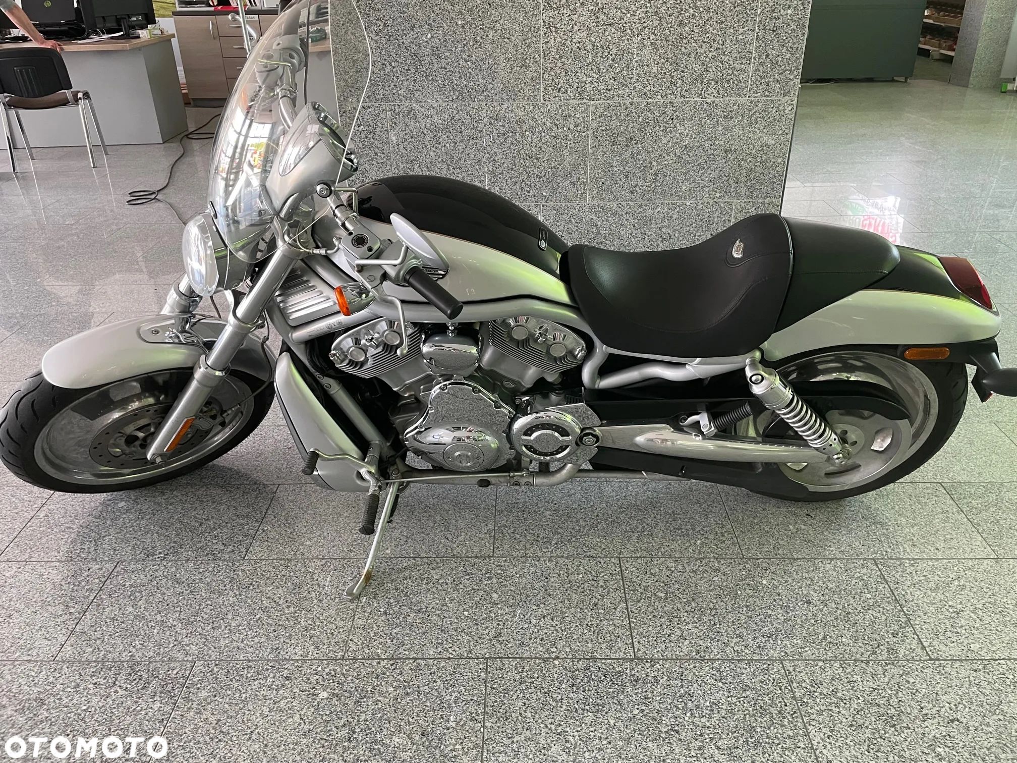 Harley-Davidson Softail V-Rod - 1