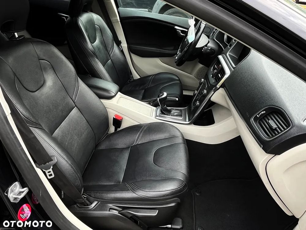 Volvo V40 D4 Summum - 16