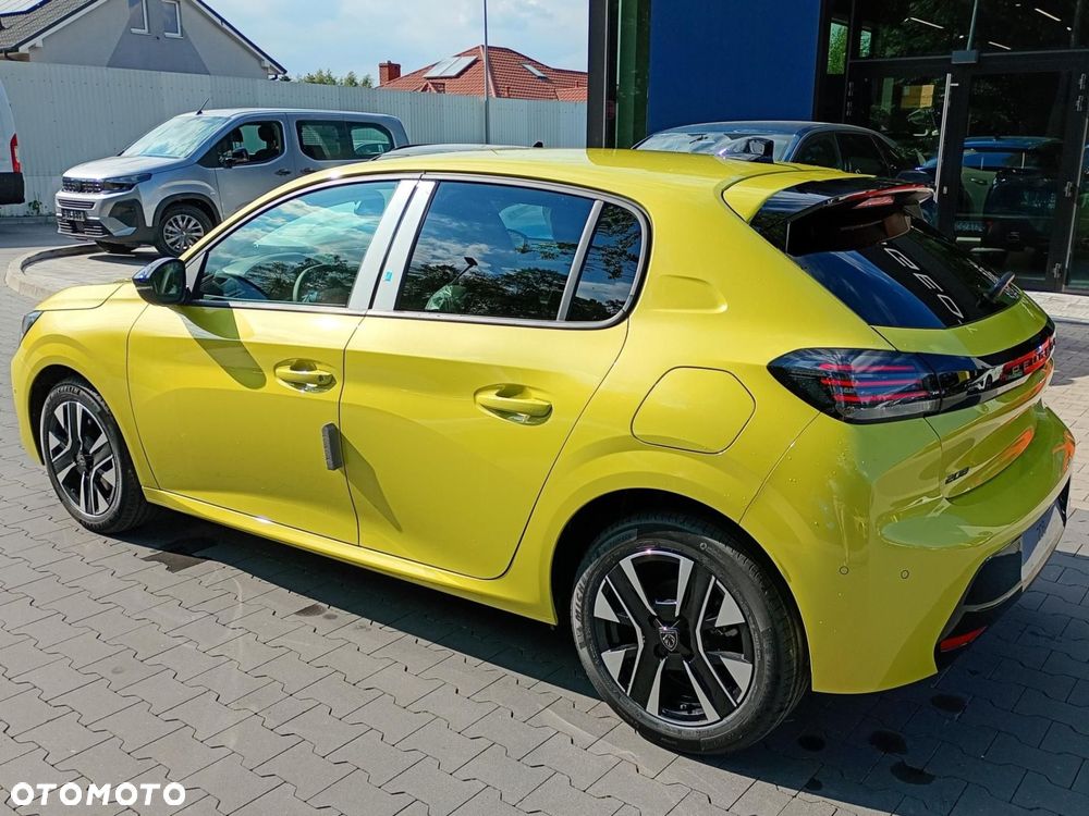 Peugeot 208 - 4