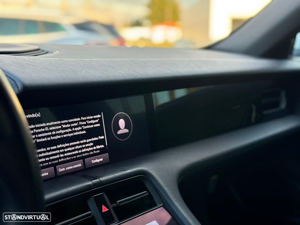 Porsche Taycan 4S - 15