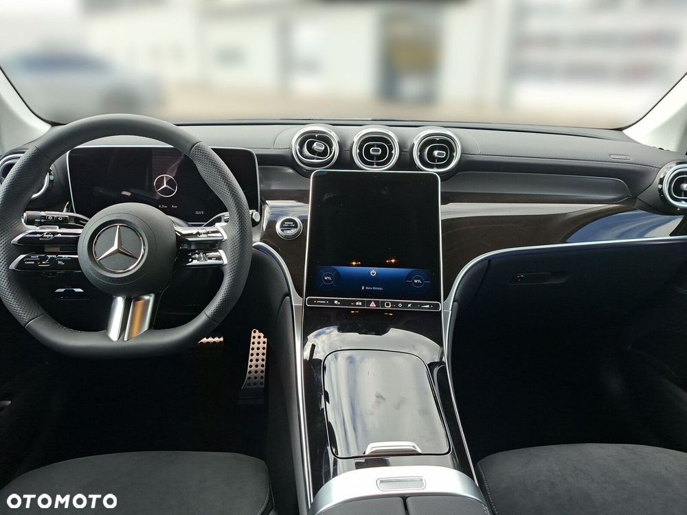Mercedes-Benz GLC - 12